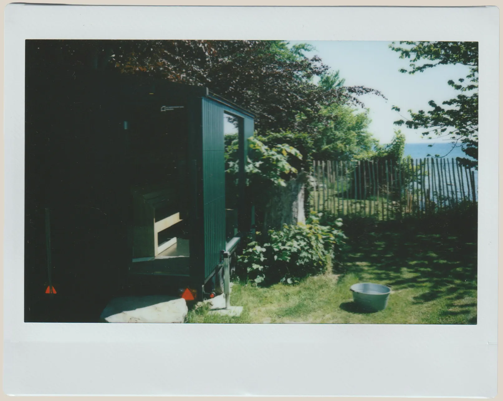 The seaside sauna tucked into the Villa Hesnæs garden.